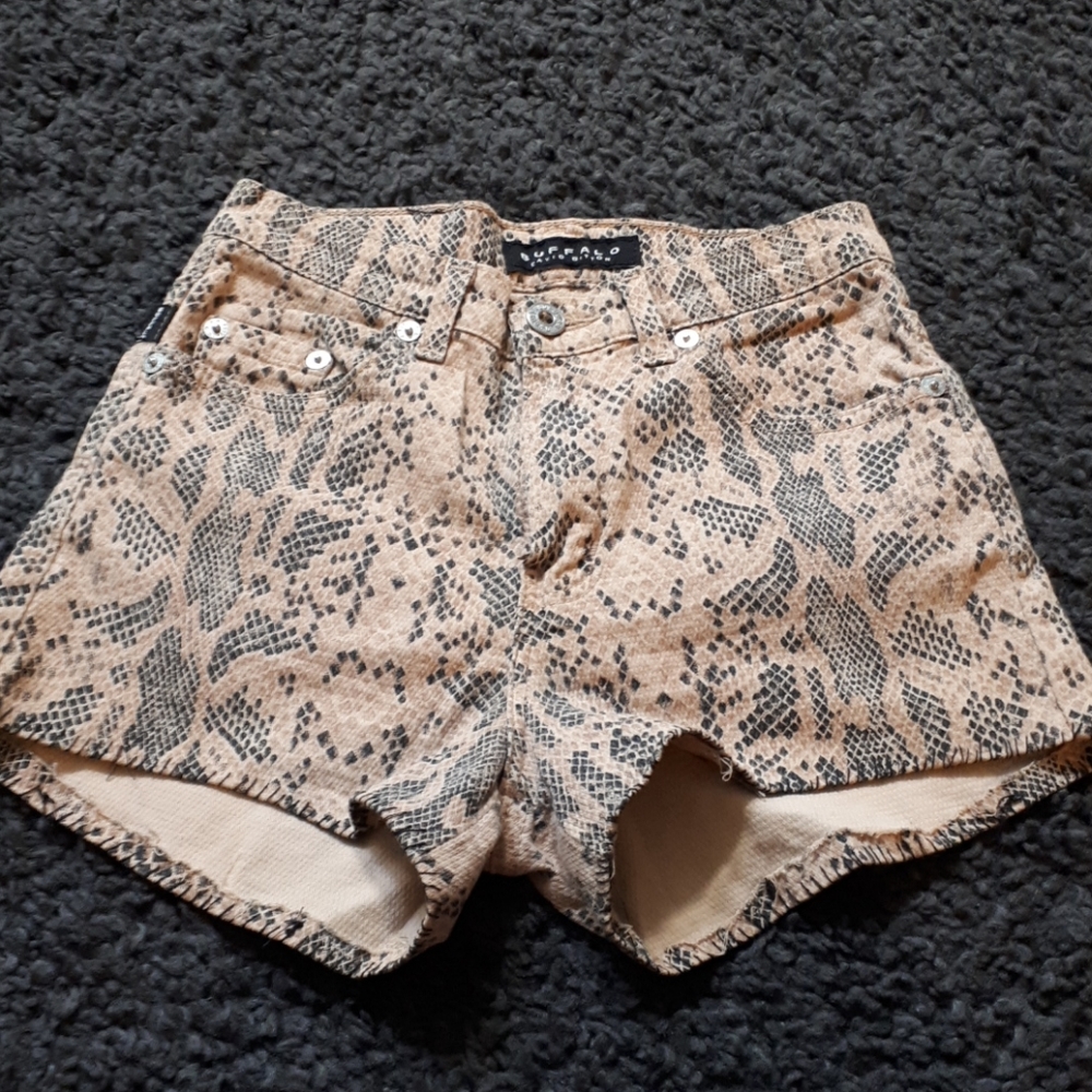 Short shorts